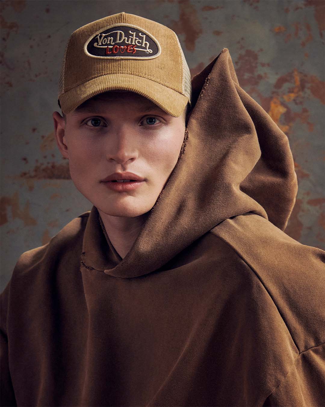 FLYING EYE HOODIE BROWN - Image 4