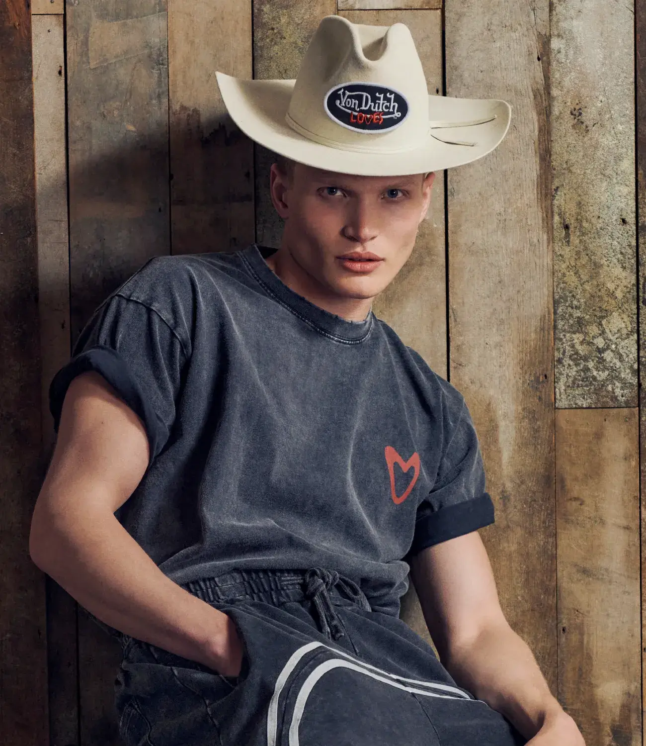 HEART TEE (BLACK VINTAGE WASH) - Image 8