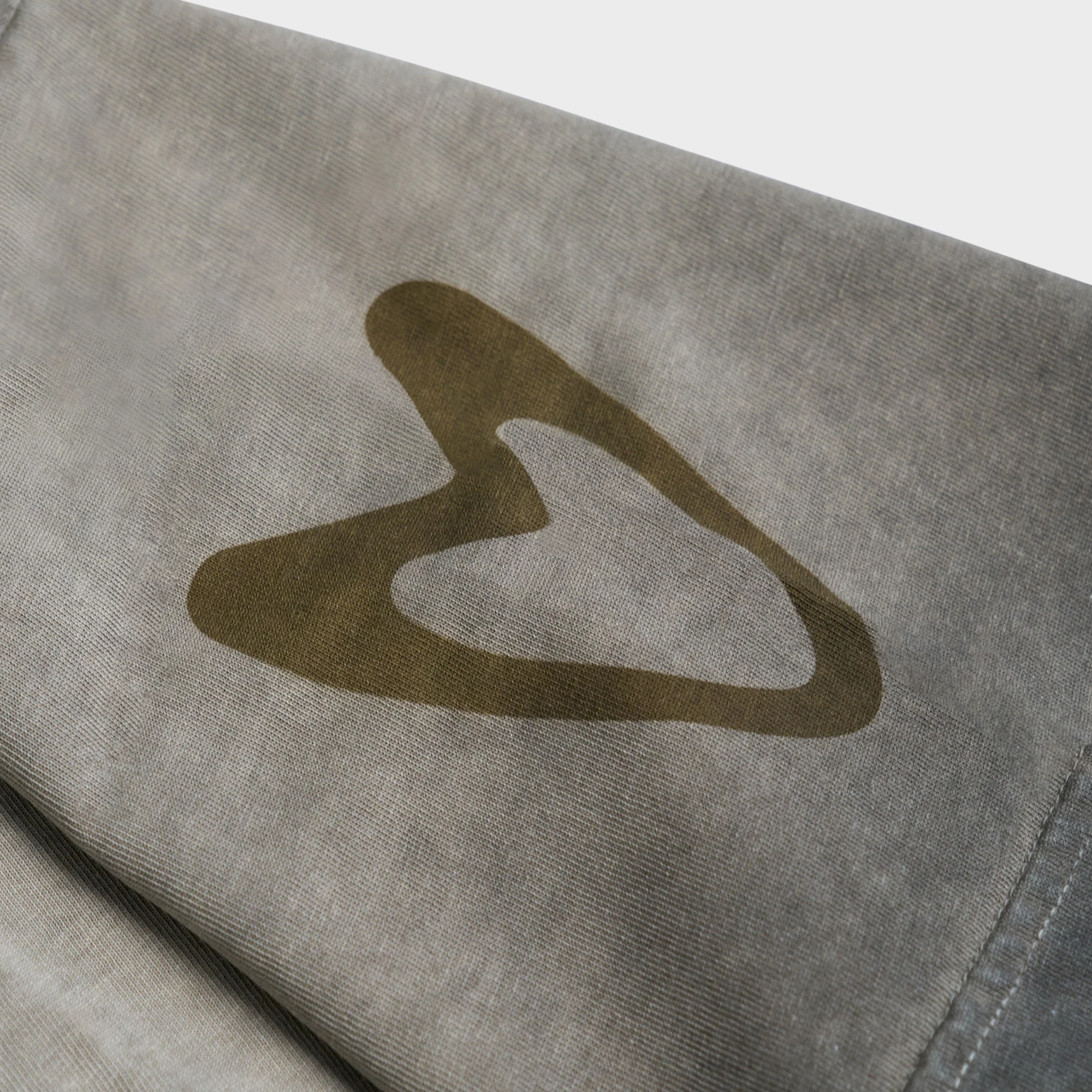 HEART ON SLEEVE TEE (STONE) - Image 4