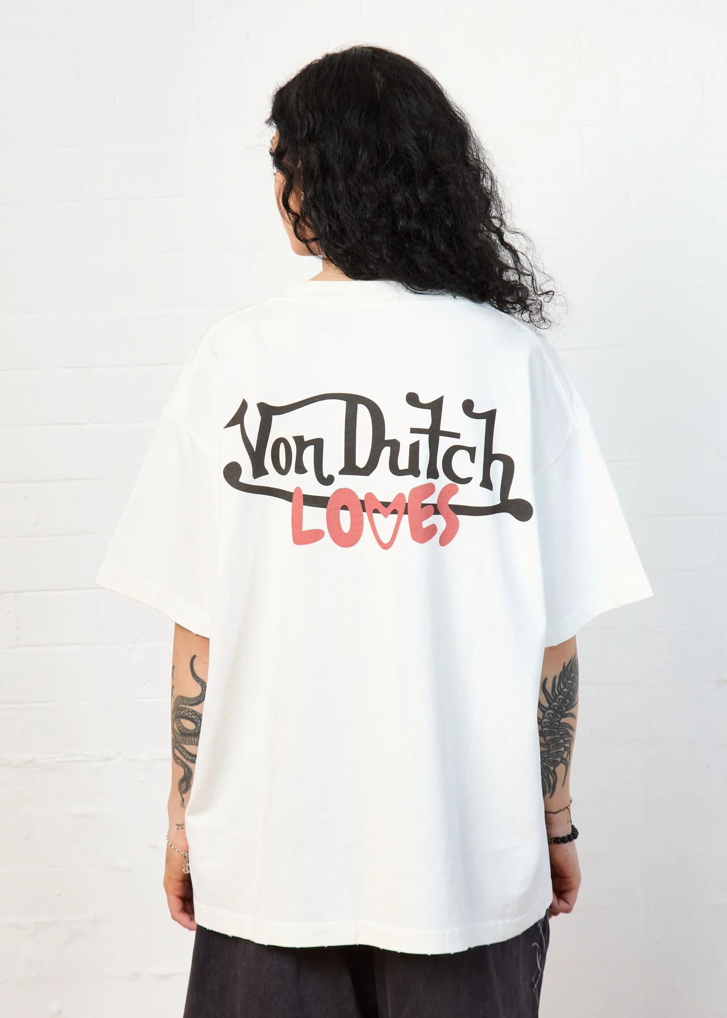 CLASSIC LOVES HEART TEE (WHITE) - Image 7