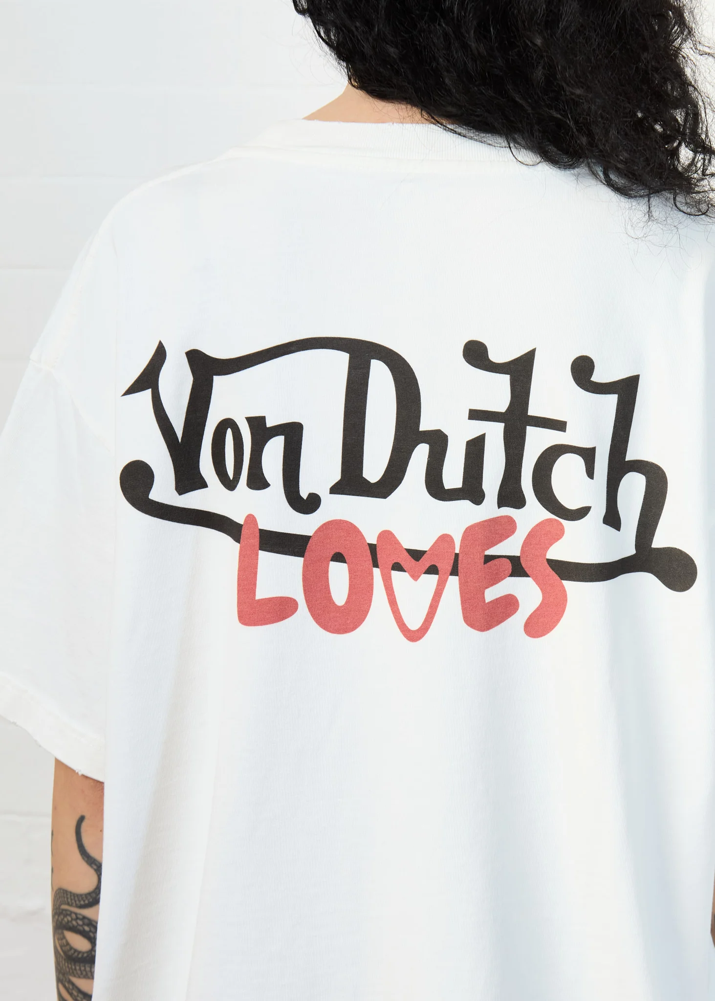 CLASSIC LOVES HEART TEE (WHITE) - Image 8
