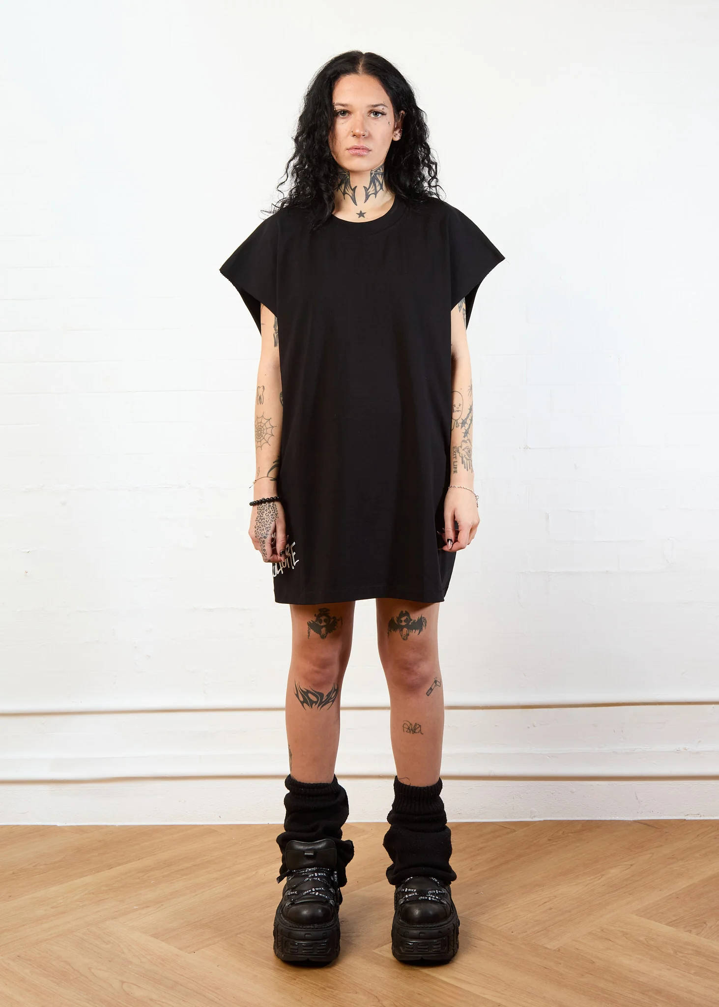 VINTAGE CULTURE X VON DUTCH LOVES MUSCLE T-SHIRT (BLACK) - Image 5