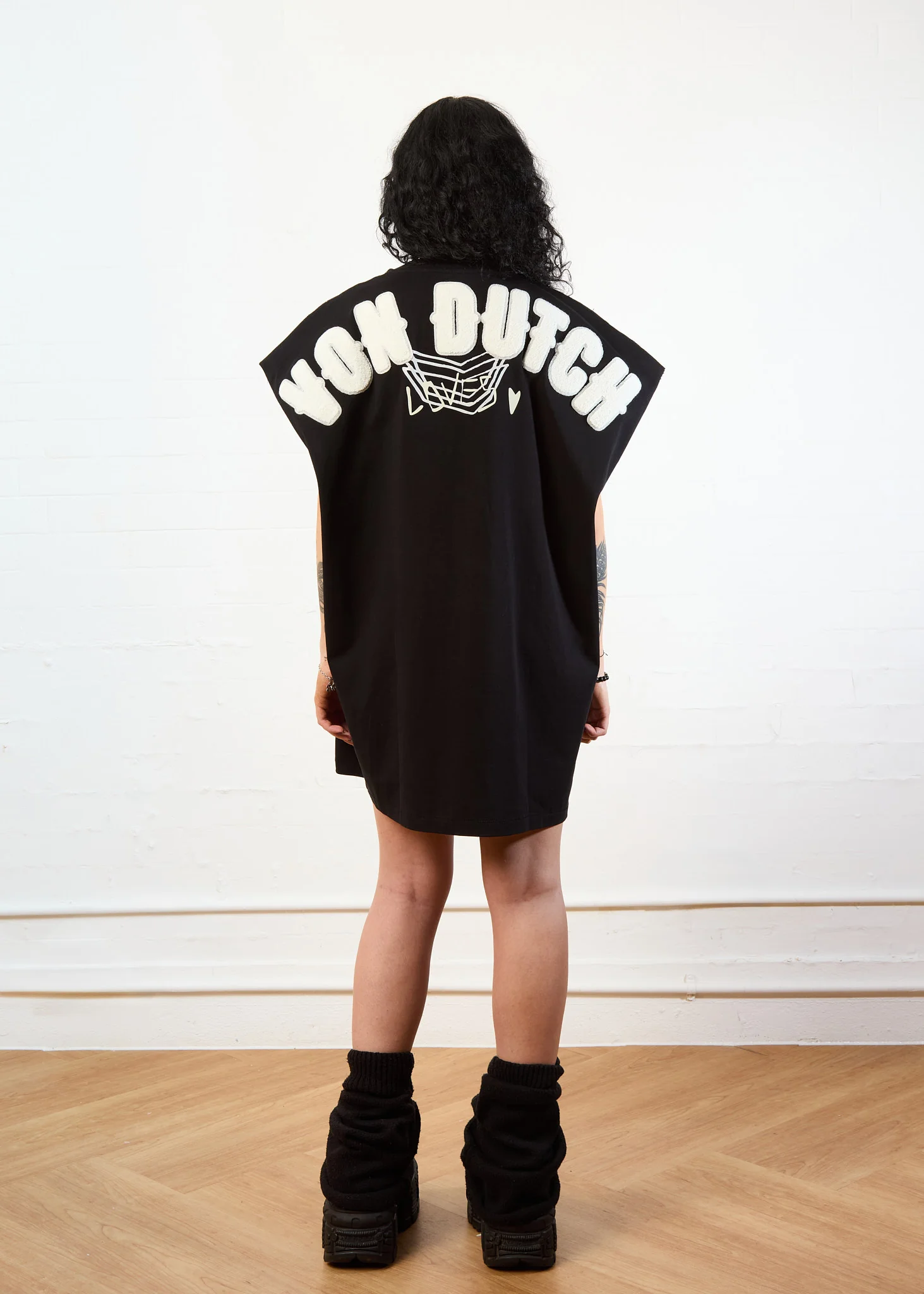 VINTAGE CULTURE X VON DUTCH LOVES MUSCLE T-SHIRT (BLACK) - Image 8